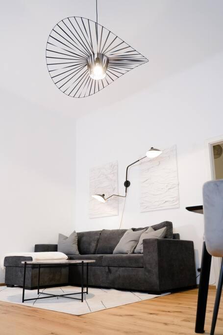 Zentrale & Ruhige 2 Zimmer - 42M² Apartment Vienna Exterior photo